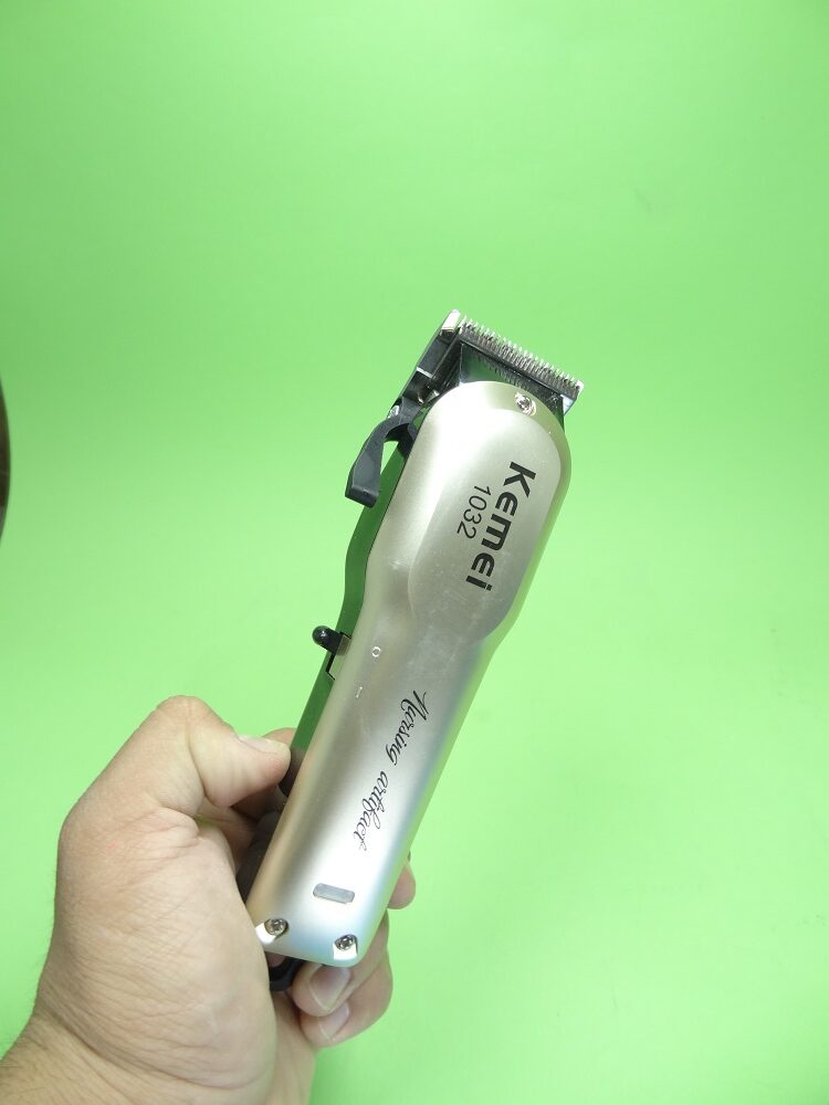 ماشین اصلاح سر و صورت کیمی KM-1032 kemei